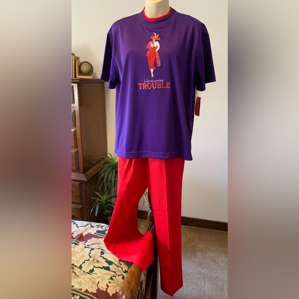 Purple Red Hatter’s Short Sleeve T-shirt. “Here Comes TROUBLE”. NWT